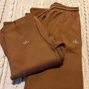 ALO Yoga Chestnut Sweatshirt
